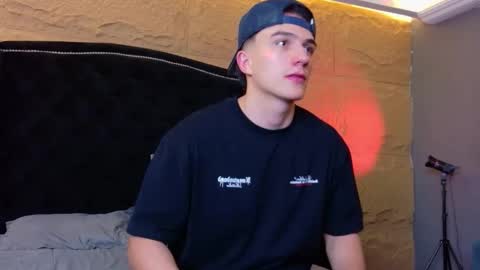 Aslan  online show from April 10, 2026, 3:45 am