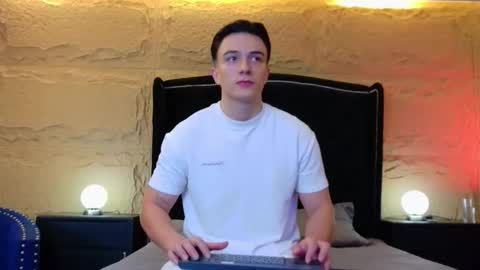 Aslan  online show from April 11, 2026, 3:44 am