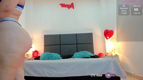  Aslhyn  online show from February 26, 2025, 7:49 pm