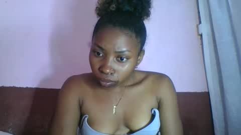 asmiraa online show from November 28, 2025, 3:47 pm