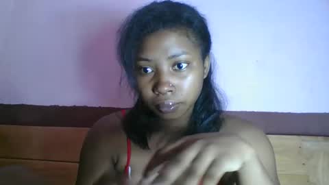 asmiraa online show from February 28, 2026, 4:35 am