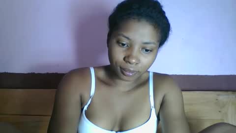 asmiraa online show from March 8, 2026, 9:35 am