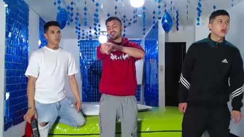 THOMAS AND DAMIAND online show from March 7, 2025, 12:15 am