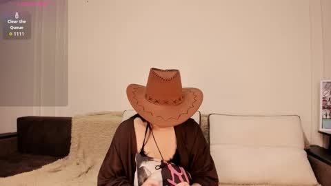 Asuna online show from February 16, 2026, 6:48 pm