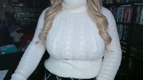 Aspen Vale online show from October 20, 2025, 9:04 pm