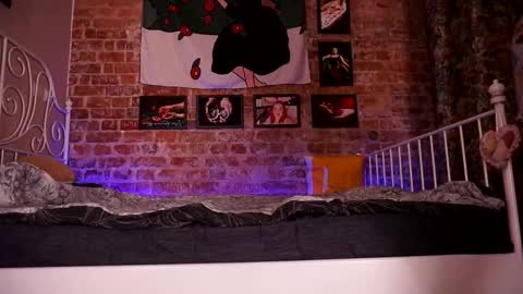 Eva online show from October 14, 2025, 3:40 am