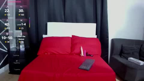 Nahomi  online show from October 12, 2025, 7:13 pm