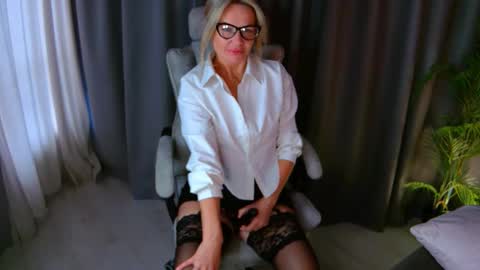 assolmonet online show from October 30, 2025, 6:15 am