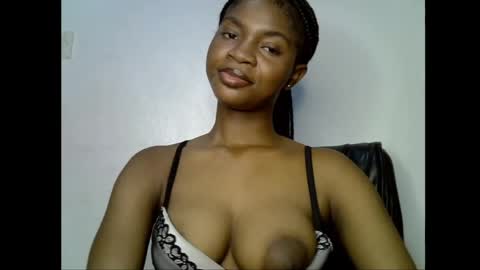 Lily online show from April 21, 2026, 9:39 pm