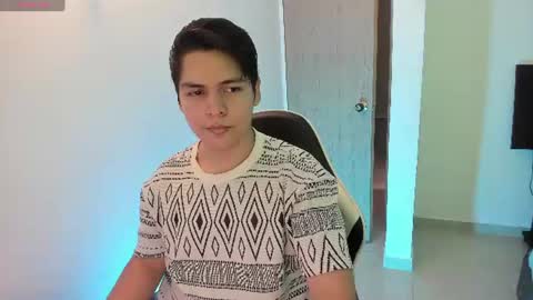 Snapshot of asta_kuro chatting on July 4, 2026, 5:19 pm Asta Kuno online show from July 4, 2026, 5:19 pm