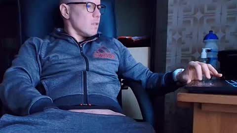 asterion51 online show from January 18, 2026, 3:49 pm