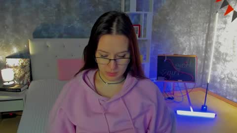 Asti online show from April 21, 2026, 1:42 am