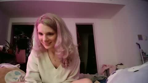 AstoriaLove online show from December 18, 2024, 3:15 am