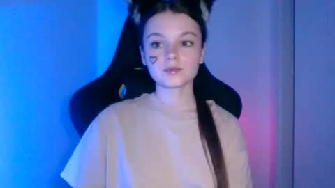 astradream_ online show from September 23, 2025, 5:05 pm