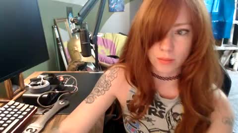 Snapshot of astraeasiren chatting on June 19, 2026, 7:06 pm AstraeaSiren online show from June 19, 2026, 7:06 pm