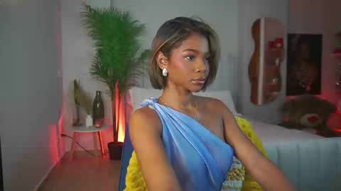 Astrea online show from September 24, 2025, 9:51 pm