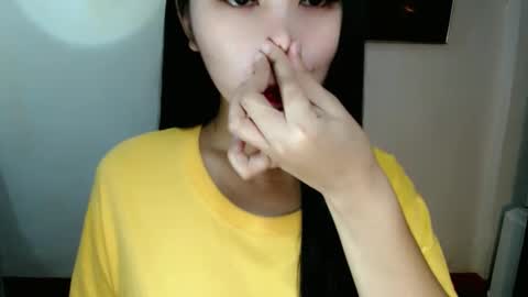 asuna_charming online show from December 15, 2025, 5:23 am