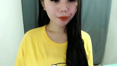 asuna_charming online show from April 19, 2026, 7:40 am