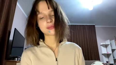 Asuna online show from April 27, 2026, 11:36 pm