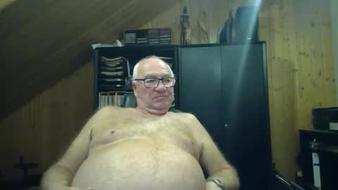 asusandy online show from September 21, 2025, 11:17 pm
