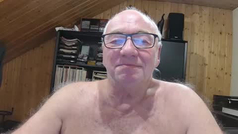 asusandy online show from February 26, 2026, 10:42 pm