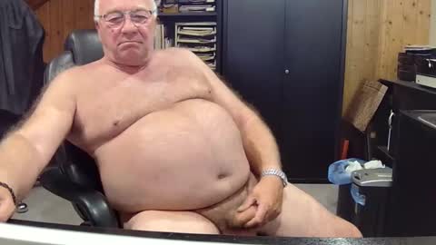 asusandy online show from May 2, 2026, 3:11 am