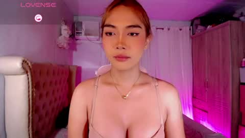Snapshot of ate_sam chatting on July 24, 2026, 7:01 pm Sam online show from July 24, 2026, 7:01 pm