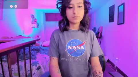 Atenea online show from September 9, 2025, 8:41 pm