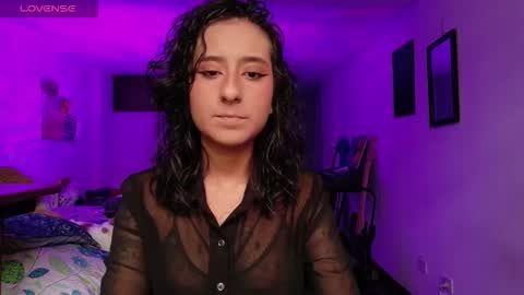 Atenea online show from November 28, 2025, 9:17 pm