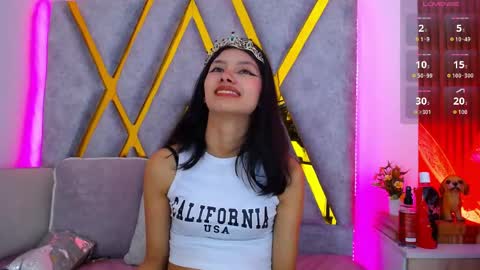 Snapshot of atenea_smith1 chatting on May 6, 2026, 4:19 am Athenea online show from May 6, 2026, 4:19 am