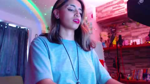 Atenea online show from February 7, 2025, 8:53 pm