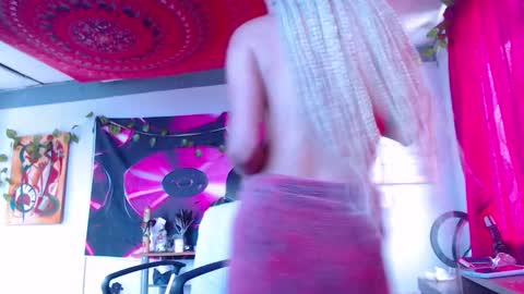 Atenea online show from October 12, 2025, 2:05 pm