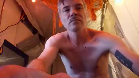 jonnyandrew online show from November 10, 2025, 4:00 am