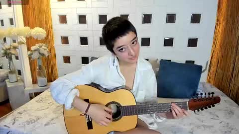Snapshot of atheena__ chatting on April 23, 2026, 1:24 pm Athenea online show from April 23, 2026, 1:24 pm