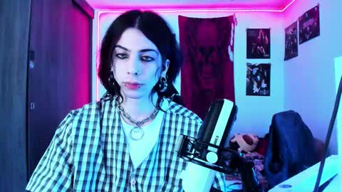 athenauwu online show from October 9, 2025, 6:44 am