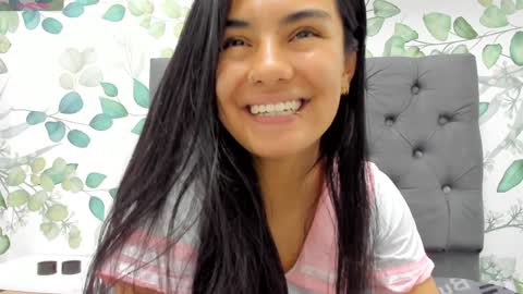 Atilana Diaz online show from December 20, 2024, 5:08 pm