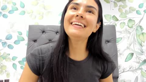 Atilana Diaz online show from December 31, 2024, 3:53 pm