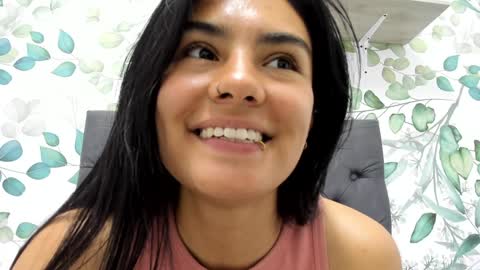 Atilana Diaz online show from January 3, 2025, 7:50 pm