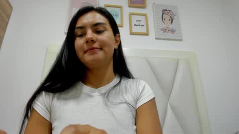 Snapshot of atilana_diaz chatting on May 27, 2026, 6:49 pm Atilana Diaz online show from May 27, 2026, 6:49 pm