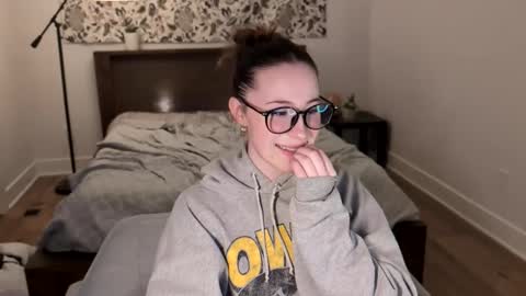 Miss Audrey online show from February 18, 2025, 12:37 am