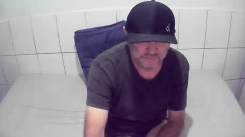 Snapshot of augustopierdona26 chatting on July 23, 2026, 11:24 pm cesar augusto online show from July 23, 2026, 11:24 pm