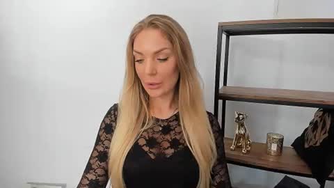 Snapshot of aullorasensual chatting on March 27, 2026, 8:26 am AulloraSensual online show from March 27, 2026, 8:26 am