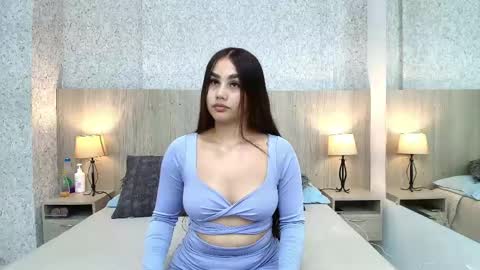 Snapshot of aura_lara chatting on April 22, 2026, 7:26 pm Aura online show from April 22, 2026, 7:26 pm