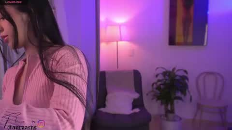 Snapshot of aura_sensual chatting on June 19, 2026, 12:37 am . online show from June 19, 2026, 12:37 am