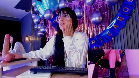 Aura online show from March 8, 2025, 12:30 pm