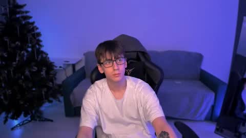 auracrye online show from December 25, 2024, 9:11 pm