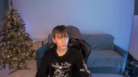 auracrye online show from December 27, 2024, 9:22 pm