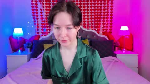 auradiaz online show from March 2, 2026, 8:43 am