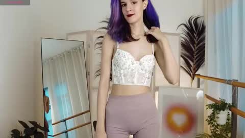 Lana online show from November 25, 2025, 7:19 am