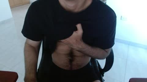 Snapshot of aureliv1 chatting on May 27, 2026, 10:29 pm Aureliano online show from May 27, 2026, 10:29 pm
